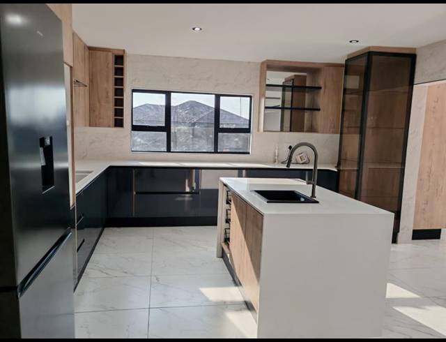 4 BEDROOM HOUSE FOR SALE IN MANKWENG